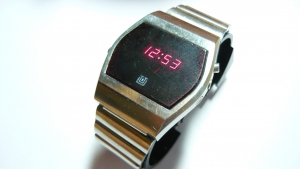 Zegarek LED Unitra Warel (źródło: Wikipedia).