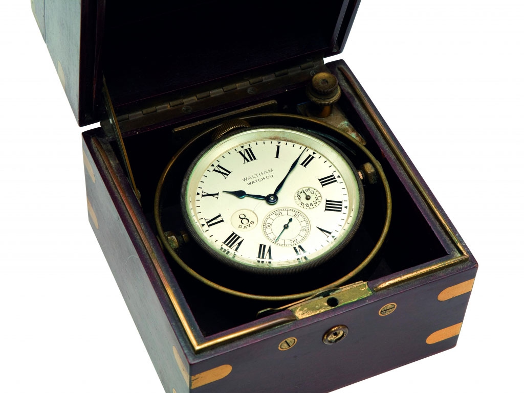 Chronometr okrętowy marki Waltham z 1910 roku (źródło: Wikipedia).