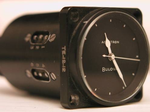 Zegar pokładowy Bulova Accutron
